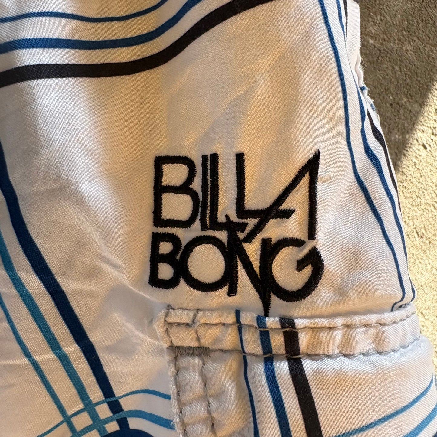 Pantaloncini Costume Billabong Vintage Bianco a Quadri Blu e Neri Anni 2000