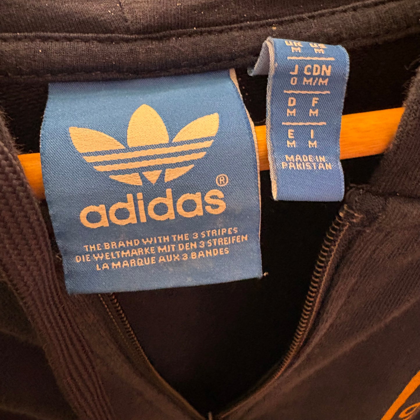 Felpa Adidas Vintage Blu Notte con Zip e Cappuccio Maxi Logo Giallo Oro M