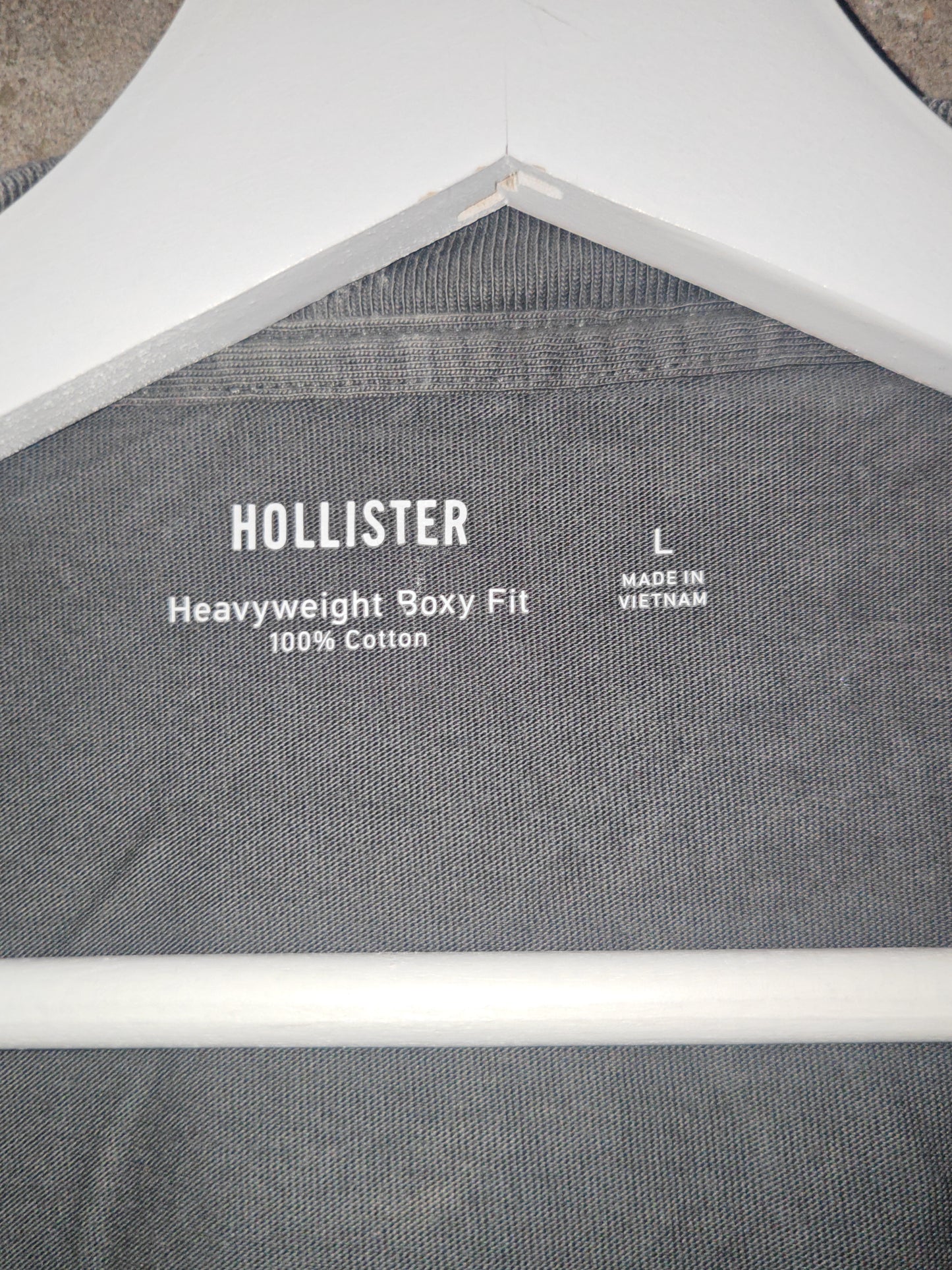 T-Shirt Hollister Grigia ad Effetto Lavato con Stelle - Heavyweight Boxy Fit